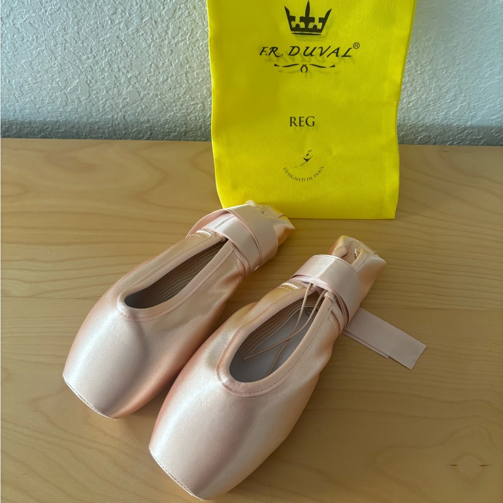 NWT F.R. Duval 4.0 American - Gaynor Minden Alternative Pointe Shoes (9W/Reg)